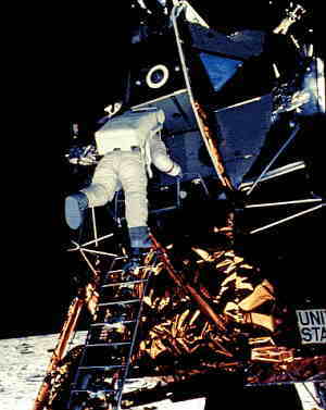 APOLLO 11: Ausstieg von Aldrin