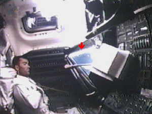 APOLLO 13: Hellblauer Fensterhintergrund