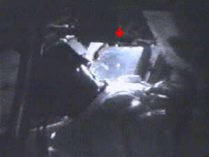 APOLLO 13: Hellblauer Fensterhintergrund
